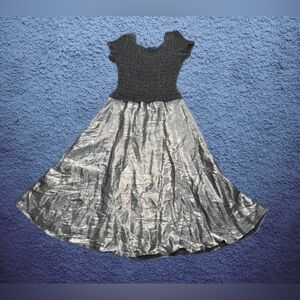 JS COLLECTION WOMENS EVENING GOW DRESS.BLACK MESH TOP/GRAY METALLIC BASE V-BACK.